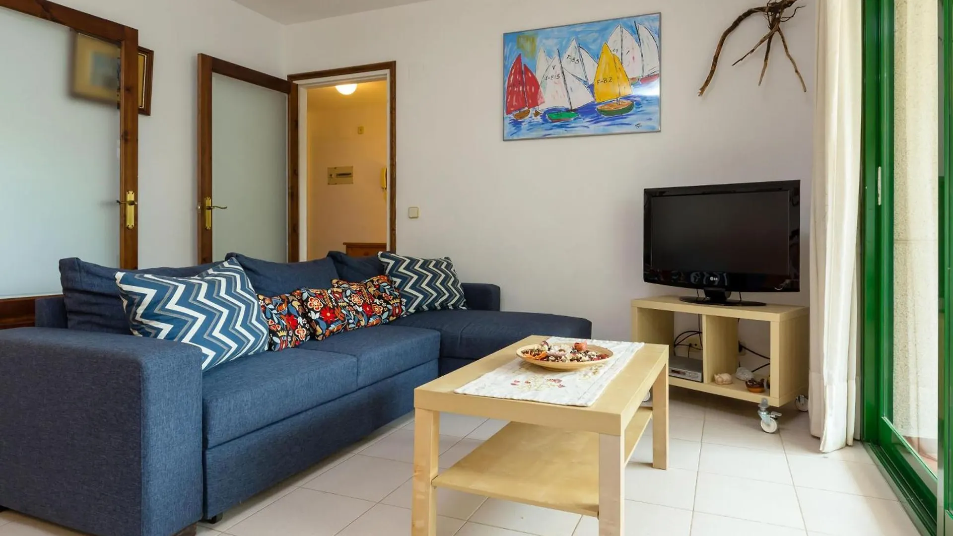 Apartamento Luminoso Con Jardin, Piscina Comunitaria Y Cerca De La Playa En Llanca. - Es-228-41 0*,