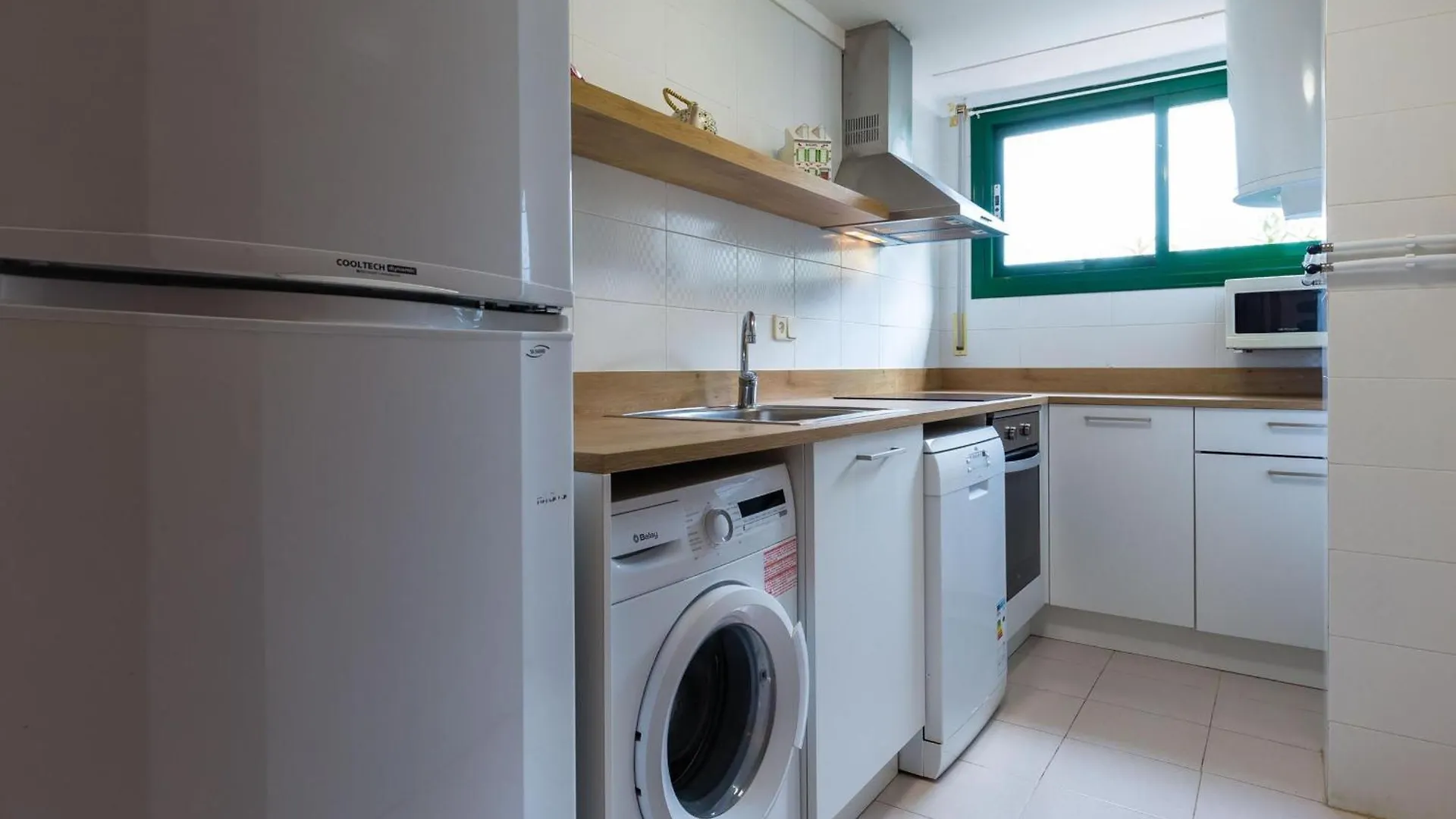 Apartmán Apartamento Luminoso Con Jardin, Piscina Comunitaria Y Cerca De La Playa En Llanca. - Es-228-41