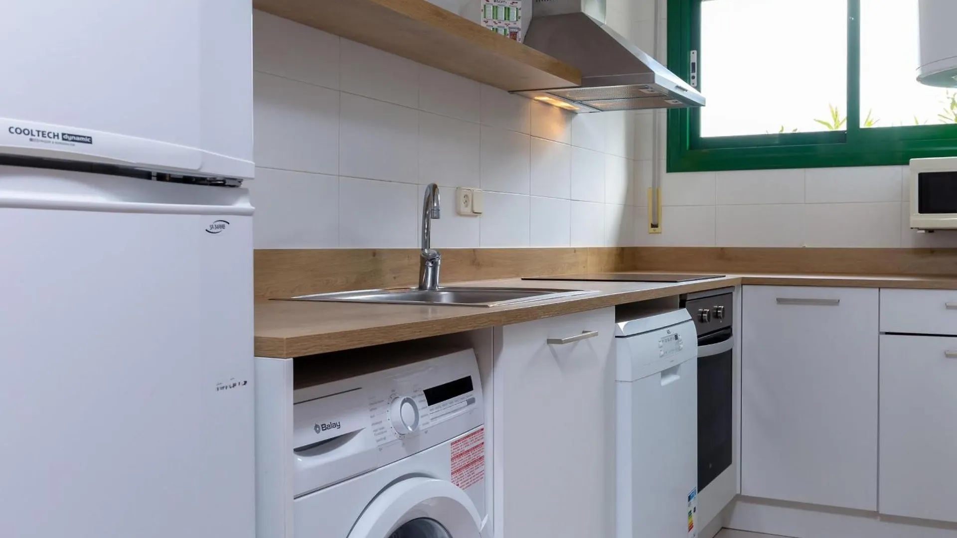 Apartamento Luminoso Con Jardin, Piscina Comunitaria Y Cerca De La Playa En Llanca. - Es-228-41 Španělsko